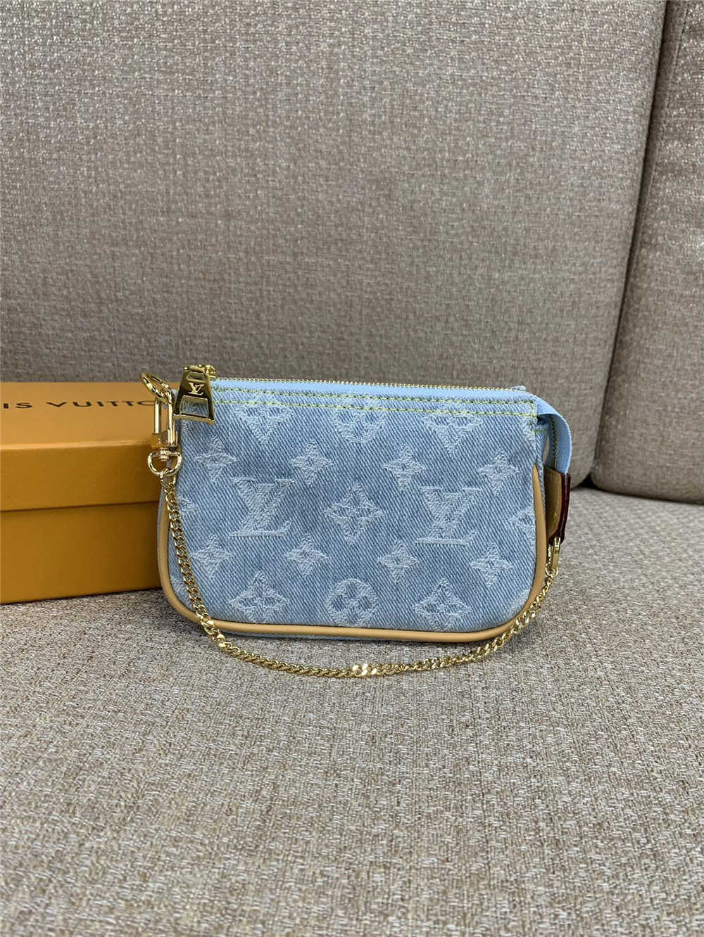 Louis Vuitton M82960   Mini Pochette Accessoires size：15.5x10.5x4cm 2025 new 